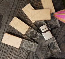 Load image into Gallery viewer, Crystal Block &amp; Maple Wood Wedding Photography Engraved USB Portable Flash Drive