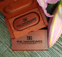 Load image into Gallery viewer, Redwood Mahogany Wooden Pebble USB Flash Drive Storage Pen + Flip-Box Photography Gift