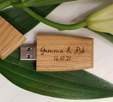 Load image into Gallery viewer, Natural Oak Effect Solid Wooden Portable Flash Drive Pen/Memory Stick