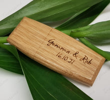Load image into Gallery viewer, Natural Oak Effect Solid Wooden Portable Flash Drive Pen/Memory Stick
